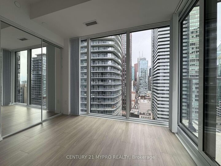 Property Photo:  8 Widmer Street 2509  ON M5V 0W6 