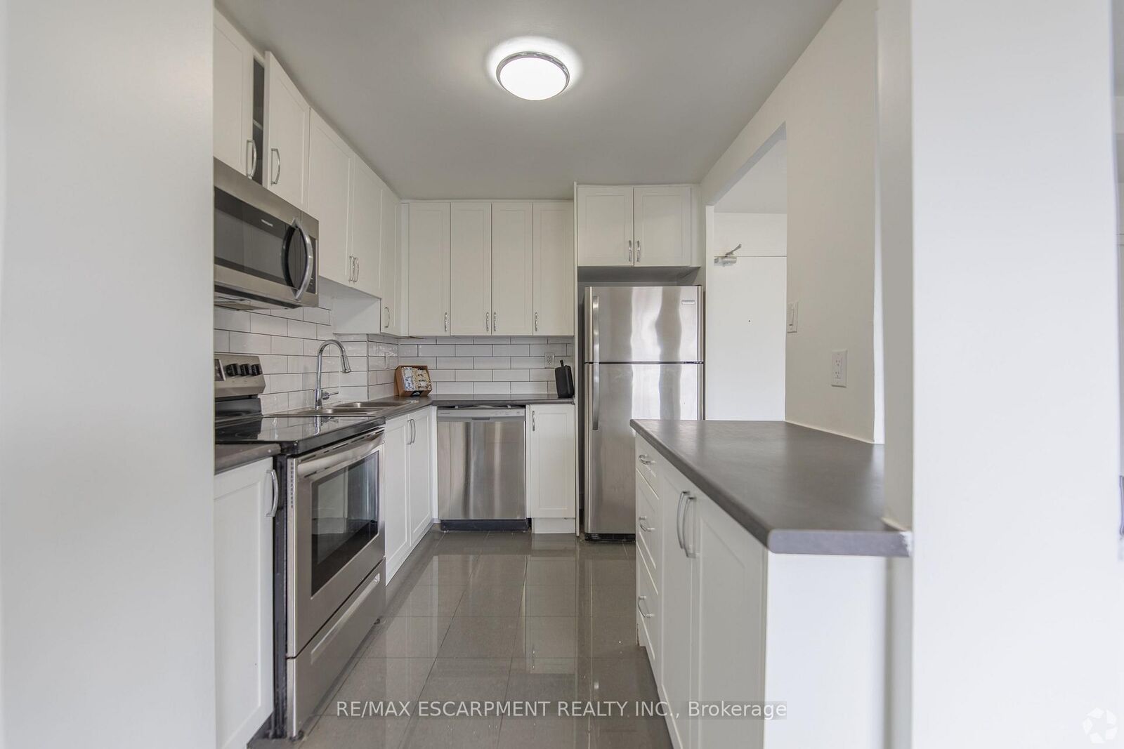 Property Photo:  285 Erb Street W 707  ON N2L 1W4 
