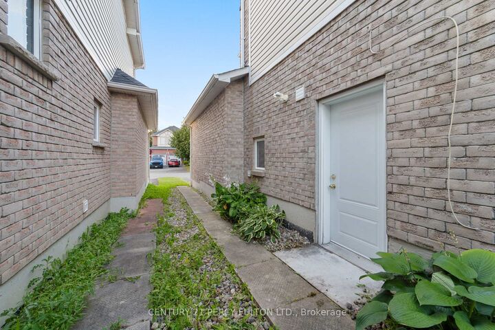 Property Photo: 35 Weldon Street ON L1R 2T5