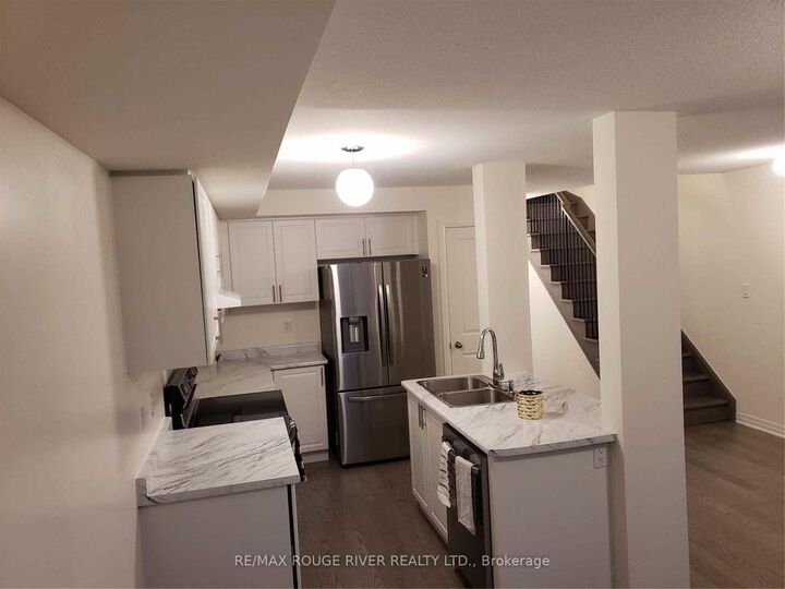 Property Photo:  19 Caspian Square  ON L7C 3N1 