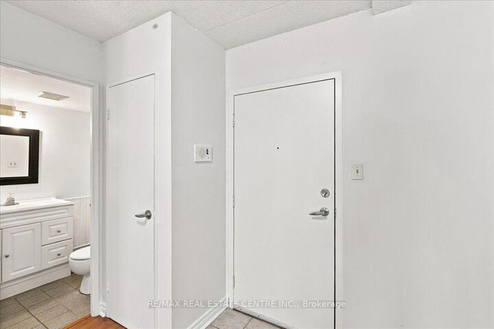 Property Photo:  42 Tannery Street E 246  ON N3C 2B9 