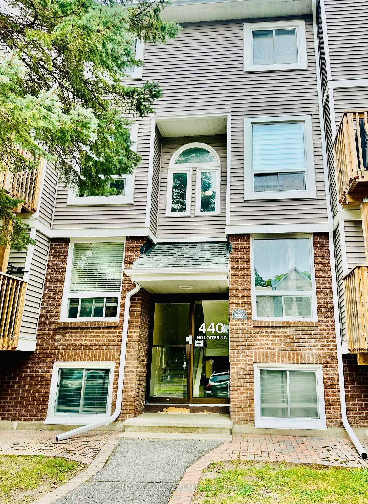 Property Photo:  440 Fenerty Court W 1  ON K2L 3A9 