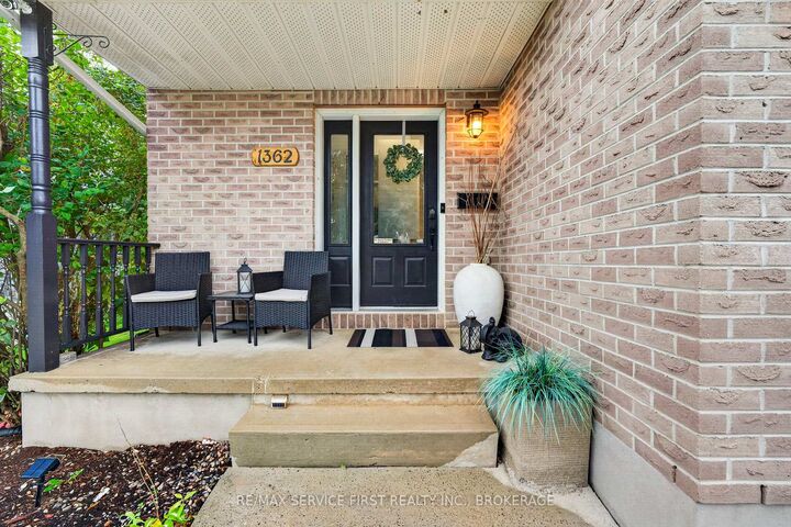 Property Photo:  1362 Thornwood Crescent  ON K7P 3B5 