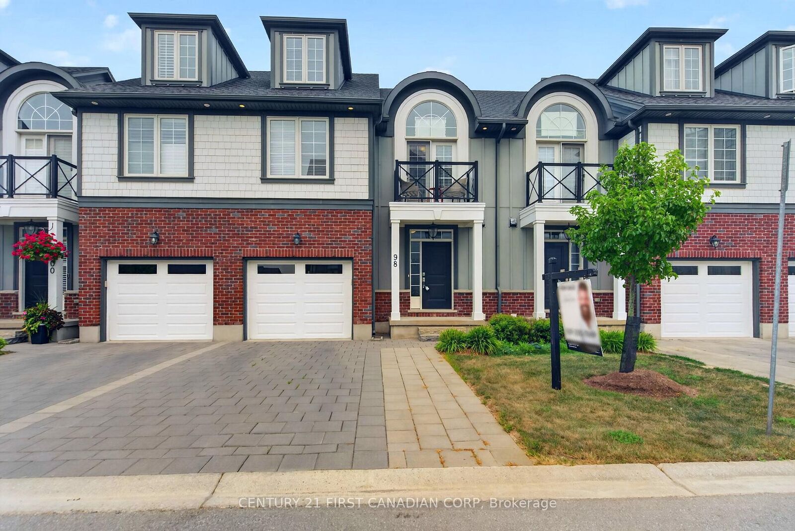 Property Photo:  275 Callaway Road 98  ON N6G 0M3 