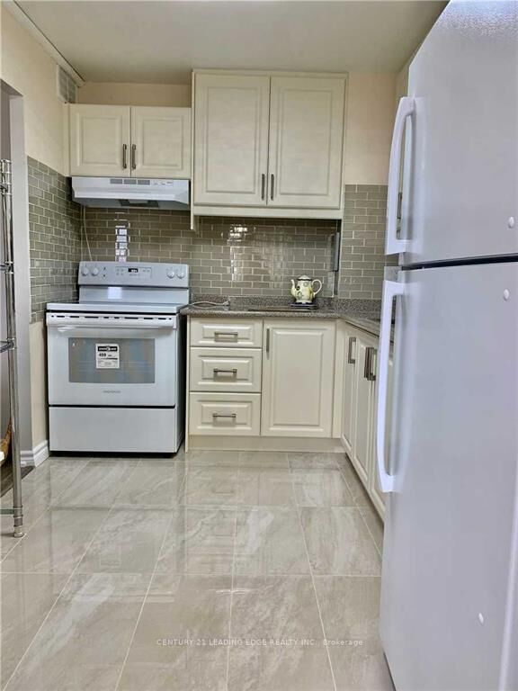 Property Photo:  735 Don Mills Road 1208  ON M3C 1S9 