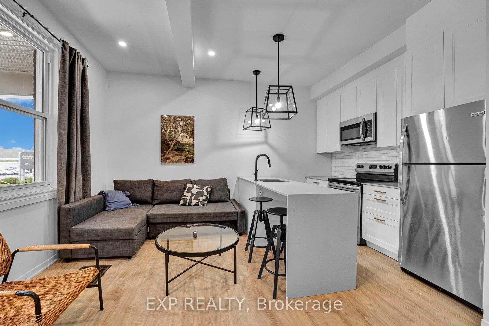 Property Photo:  327 Catherine Street 2  ON K1R 5T4 