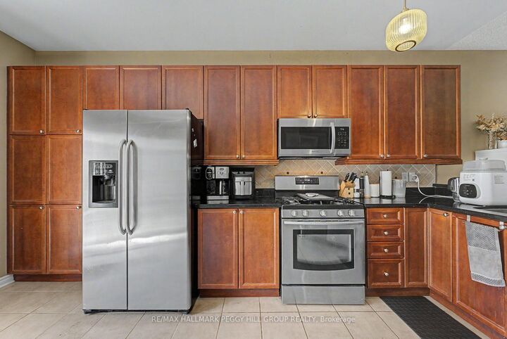 Property Photo:  65 Jessica Drive Upper  ON L4N 5T3 