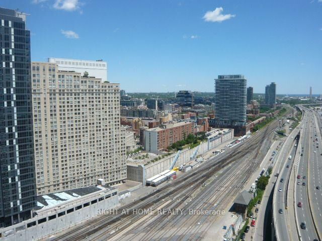 Property Photo:  18 Yonge Street 2807  ON M5E 1Z8 