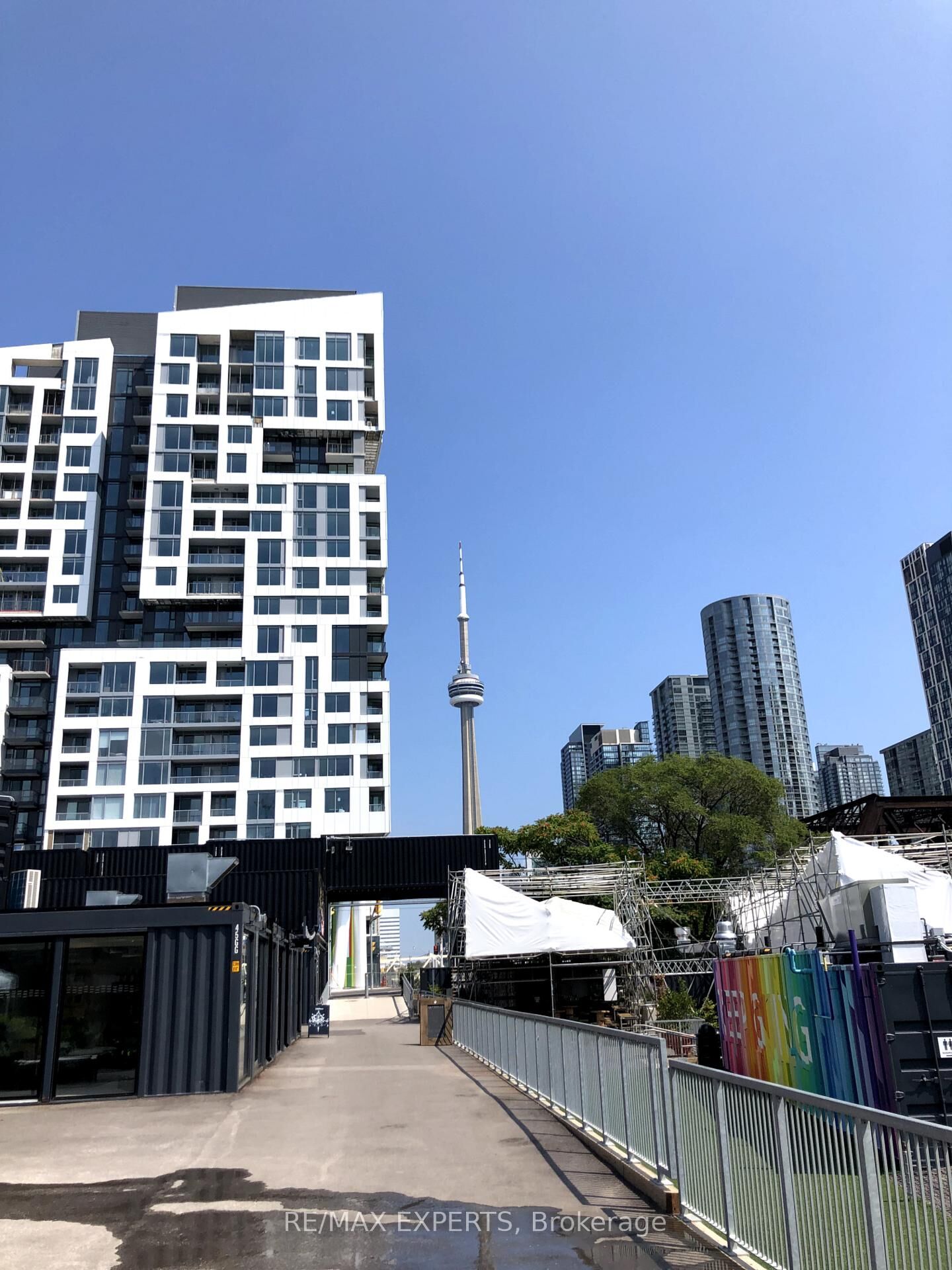Property Photo:  27 Bathurst Street 1214W  ON M5V 2P1 
