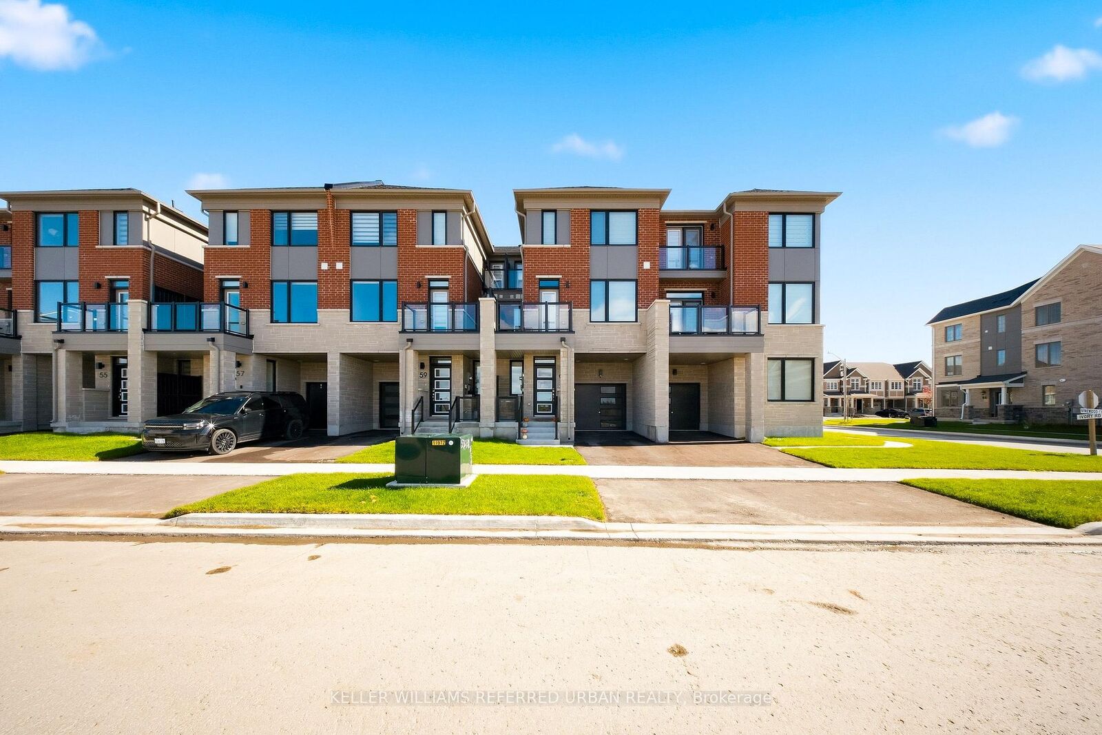 Property Photo:  61 Vinewood Crescent  ON L9J 0B7 