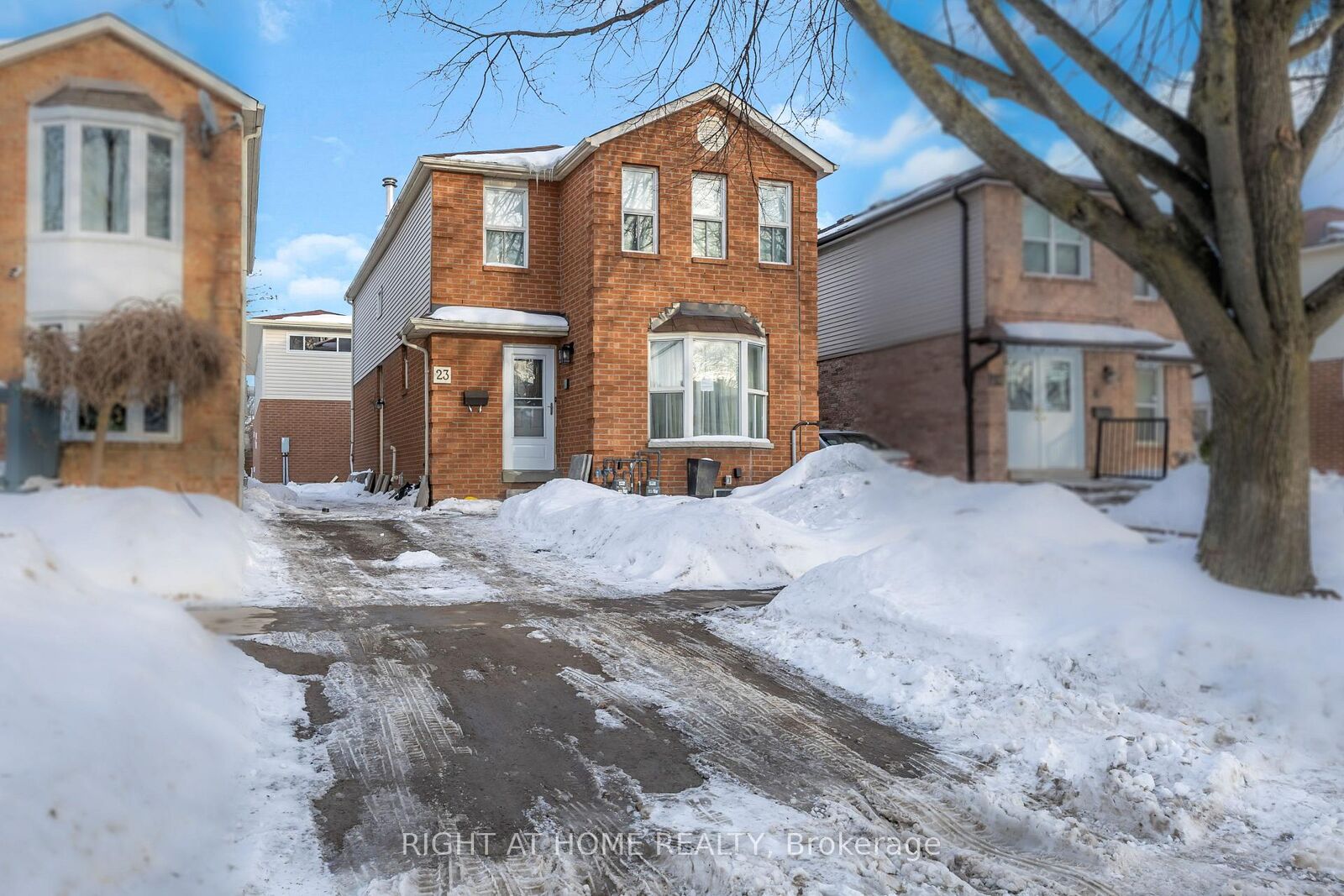 Property Photo:  23 Kirkham Drive B  ON L1S 5K6 