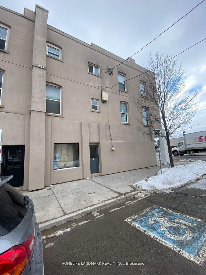 Property Photo: 2 Bascom Street S 9 ON L9P 1P3