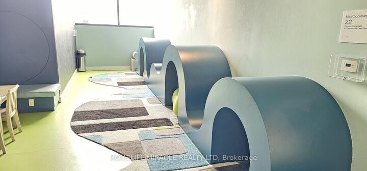 Property Photo:  28 Ann Street 615  ON L5G 3G1 
