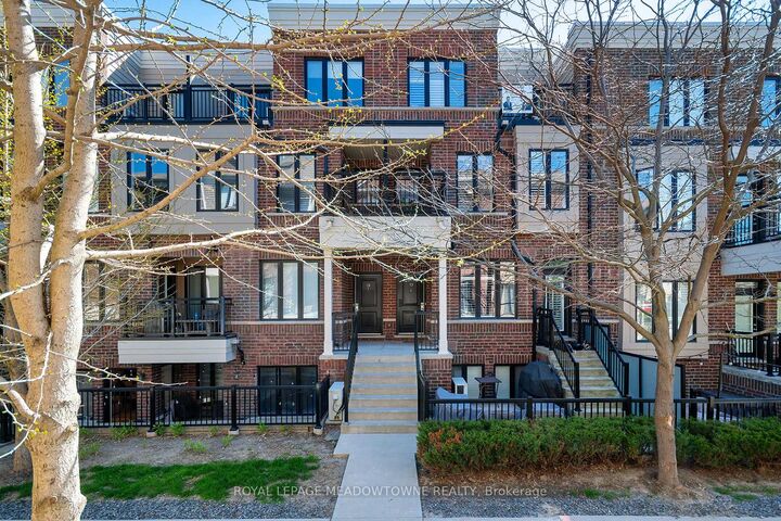 Property Photo:  10 Carnation Avenue 19  ON M8V 0B8 