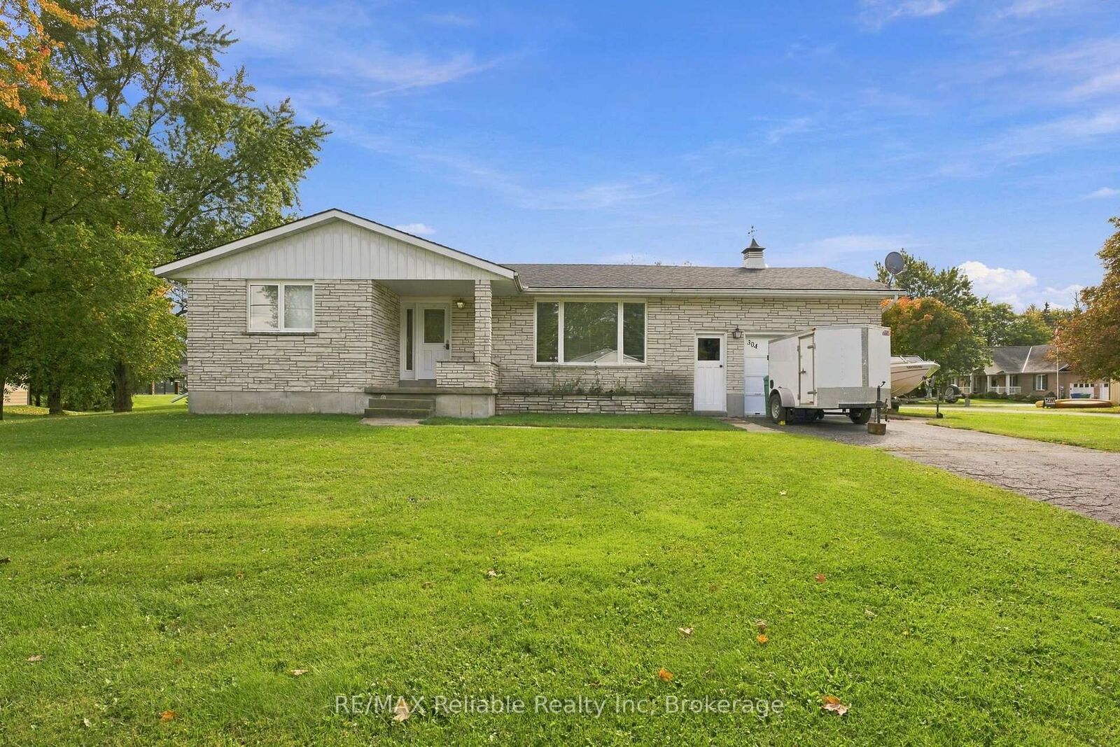 Property Photo:  304 Morris Street  ON N0M 1H0 