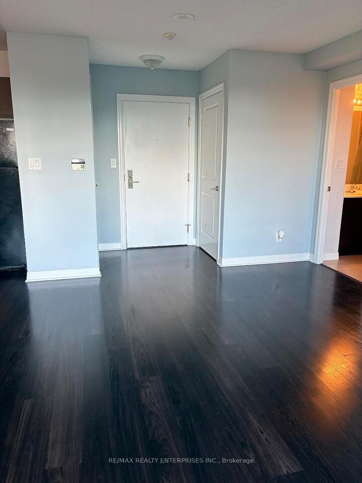 Property Photo:  2035 Sheppard Avenue E 418  ON M2J 0A8 