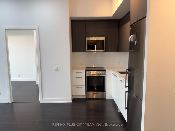 Property Photo:  225 Veterans Drive 1206  ON L7A 5L7 