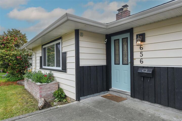Property Photo:  656 14th St  BC V9N 1W6 