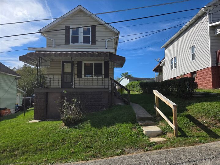 Property Photo:  807 Wood St  PA 15358 