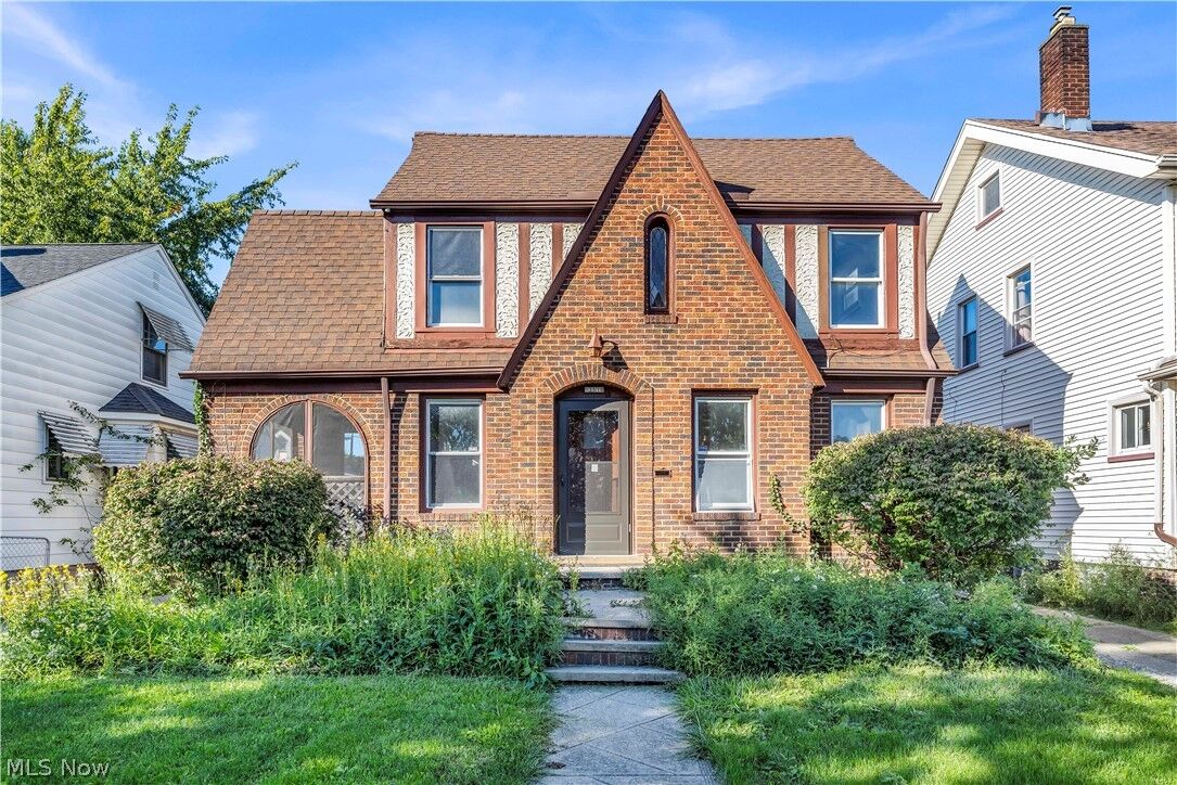 Property Photo:  13510 Wainstead Avenue  OH 44111 