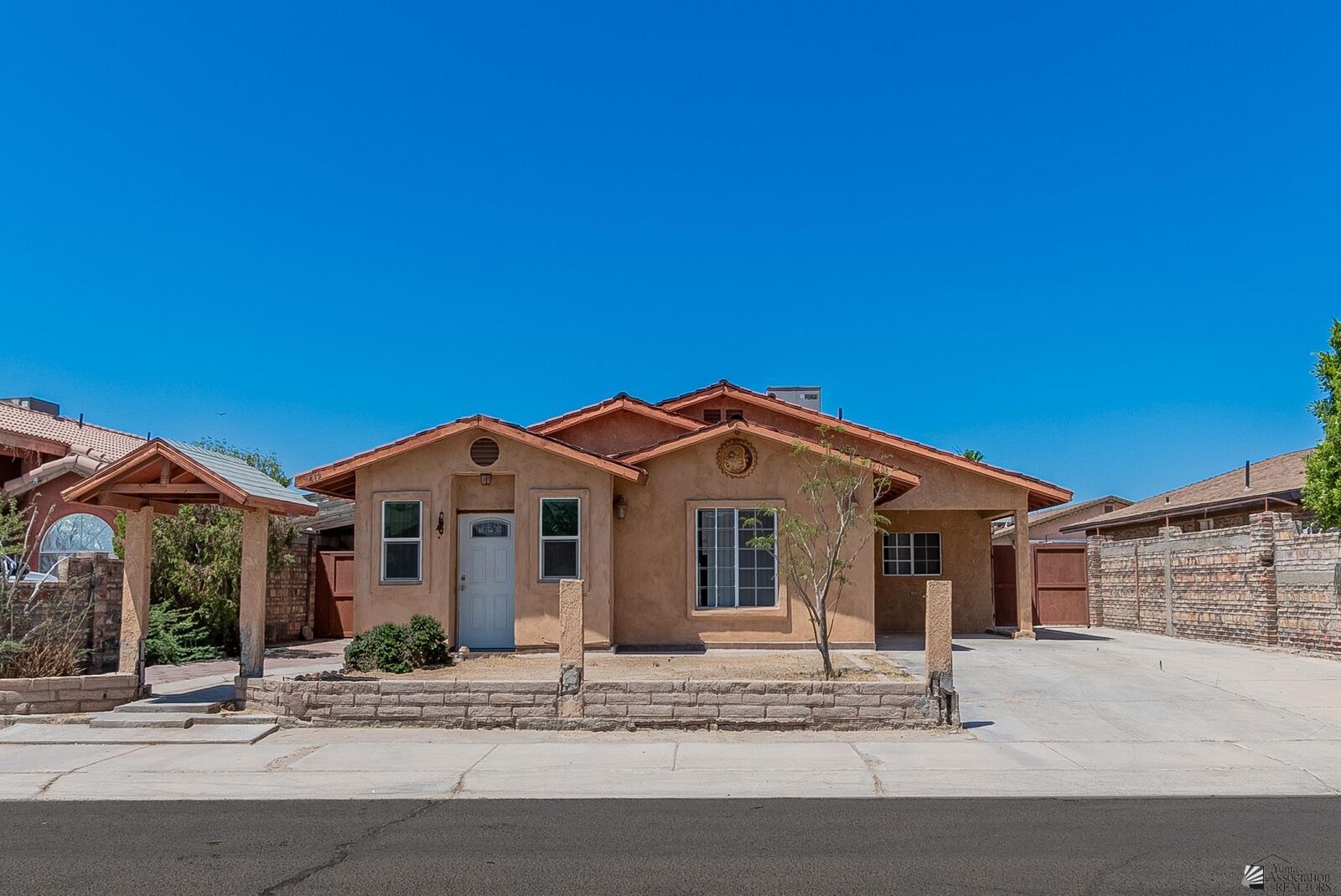 Property Photo:  1612 E Constitution St  AZ 85349 