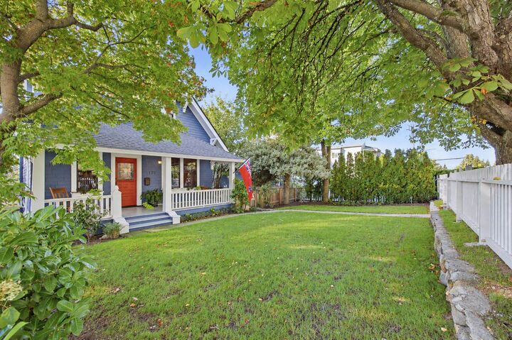 Property Photo:  121 E 27th Street  BC V7N 1B3 