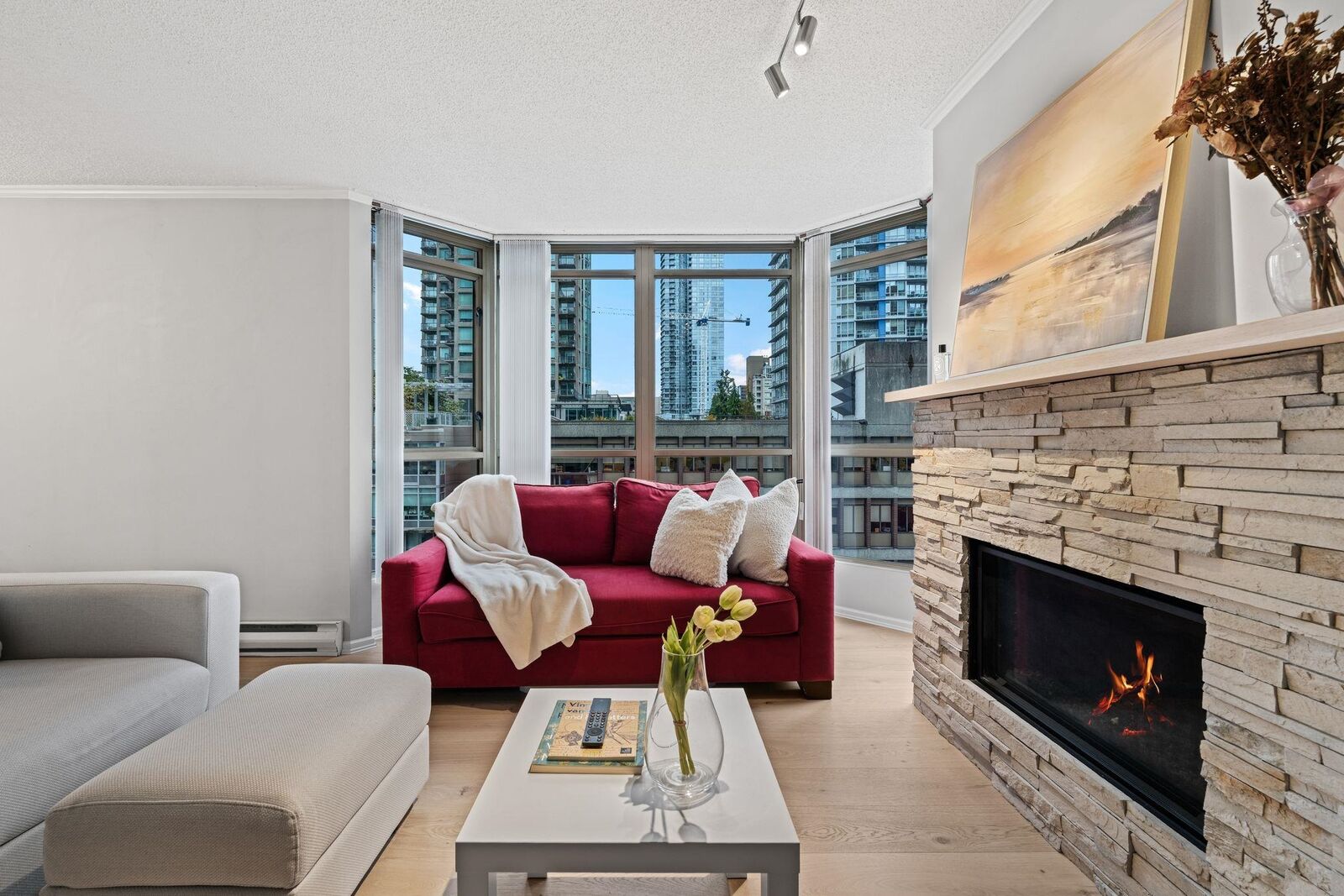 Property Photo:  867 Hamilton Street 906  BC V6B 6B7 
