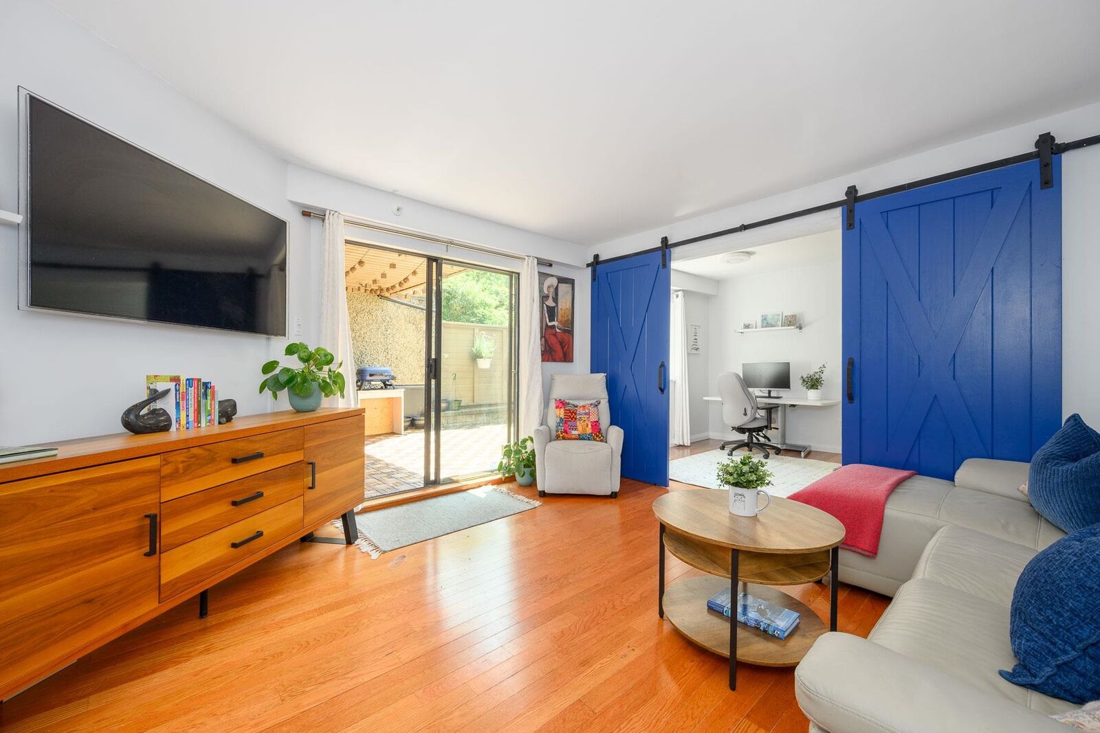 Property Photo:  1500 Pendrell Street 104  BC V6G 3A5 