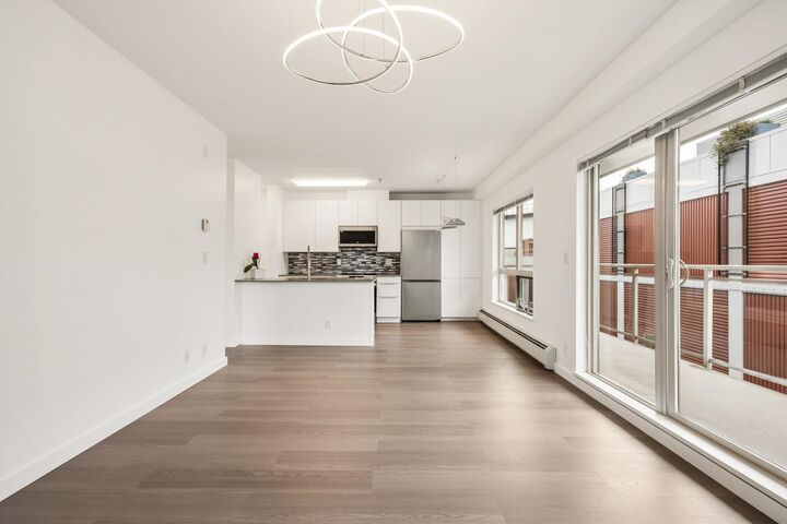 Property Photo:  1033 St. Georges Avenue 303  BC V7L 3H5 