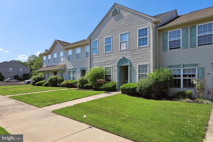 Property Photo:  20 Foxglove Drive  NJ 08075 