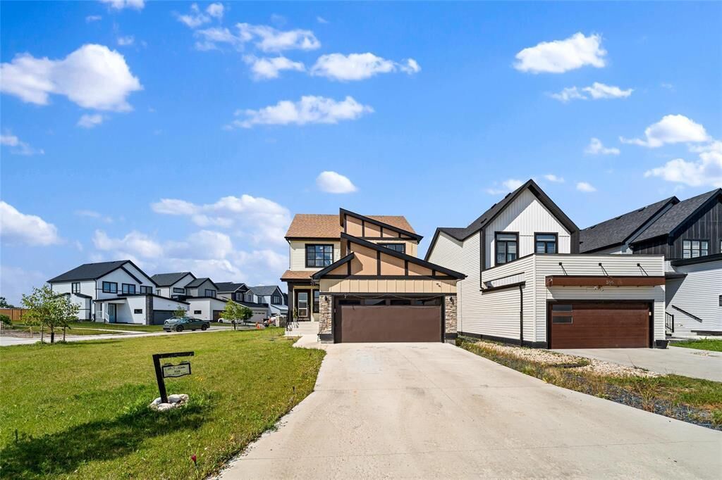 Property Photo:  310 Big Bluestem Road  MB R2C 5V1 
