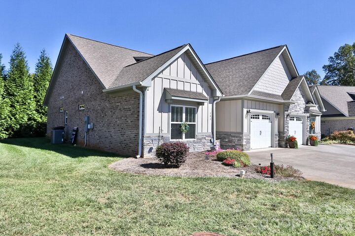 Property Photo:  101 Parkview Drive  NC 27055 