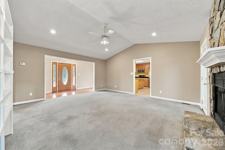Property Photo: 1119 Edgefield Lane NC 28658