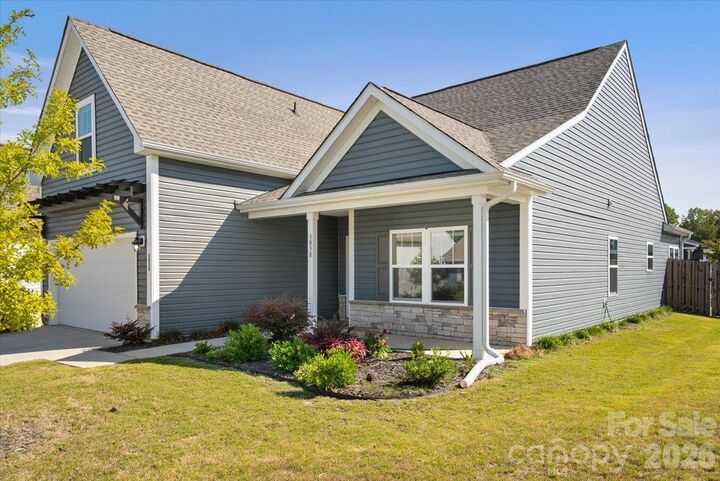 Property Photo: 3038 Pinehills Way NC 28120