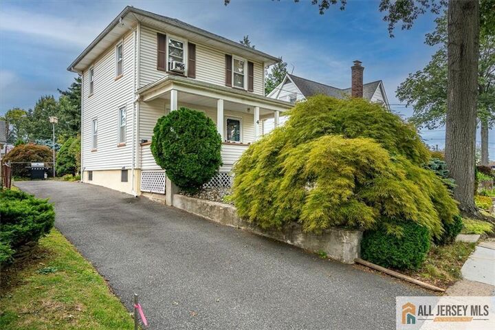 Property Photo:  4 S Springfield Avenue  NJ 07081 