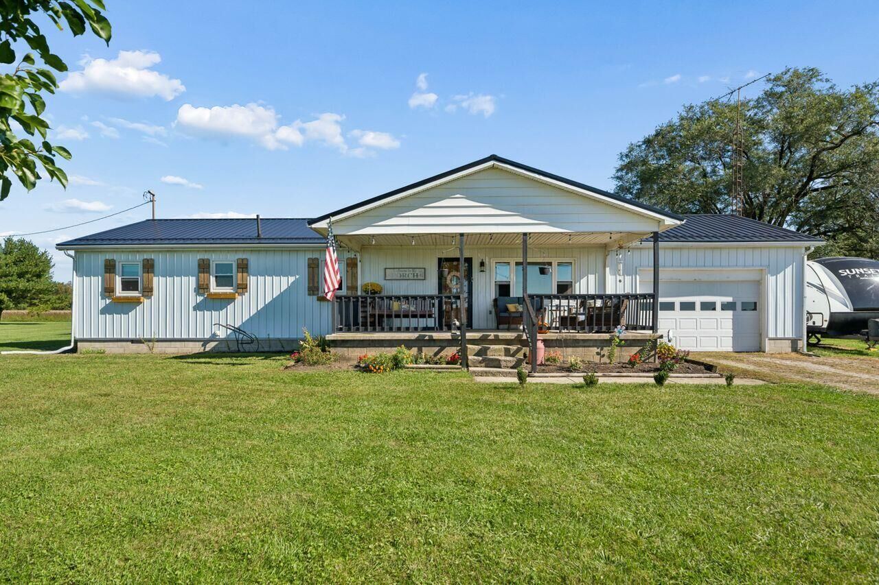 Property Photo:  11862 Yankeetown Pike  OH 43143 