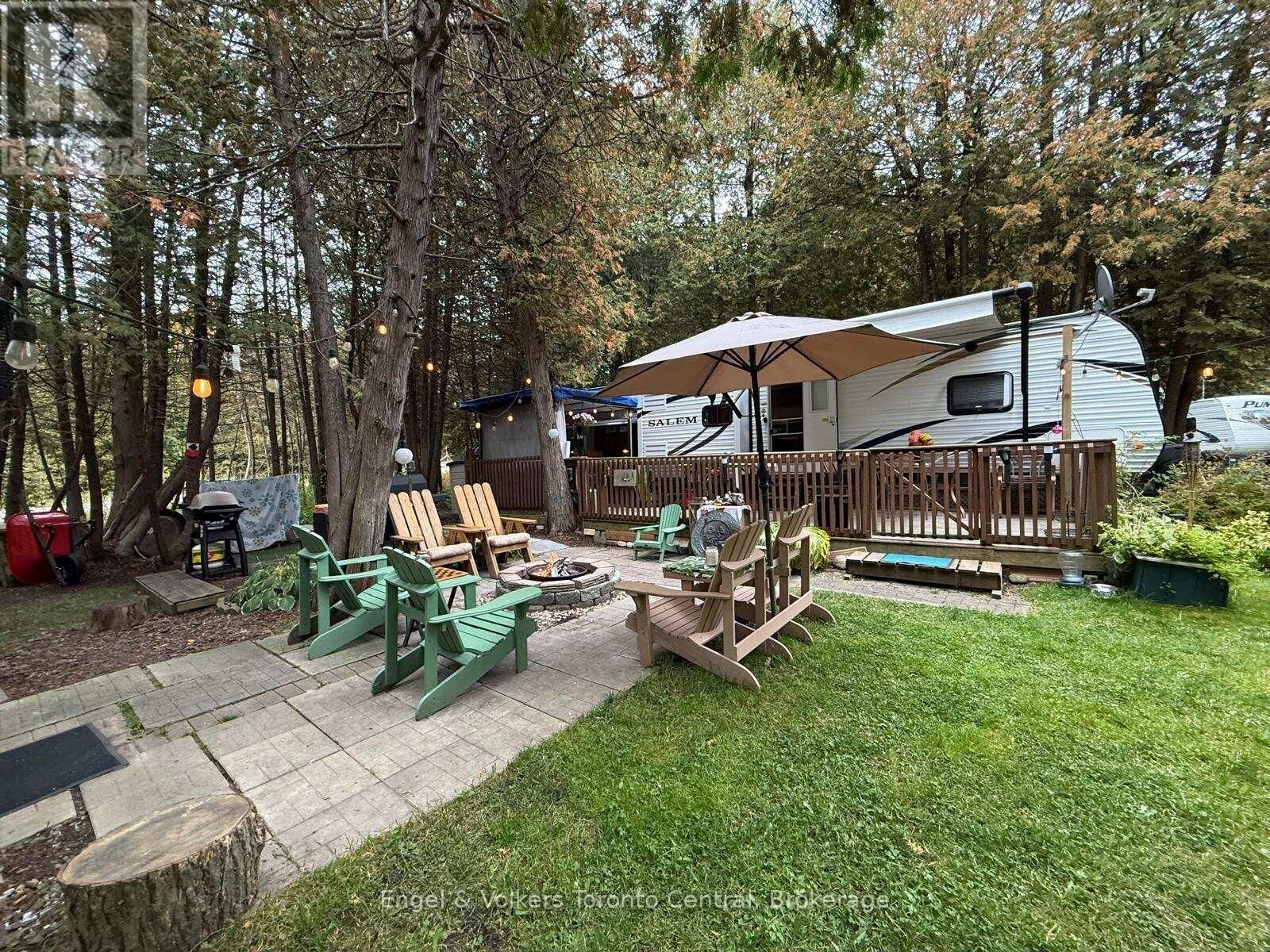 Property Photo:  7489 Sideroad 5 E C 8  ON N0G 2L0 