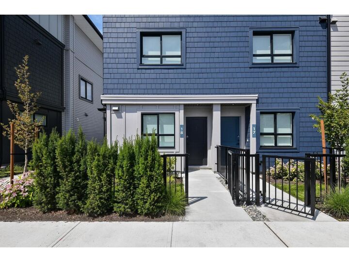 Property Photo:  33520 Kingston Avenue 8  BC V2S 0R6 
