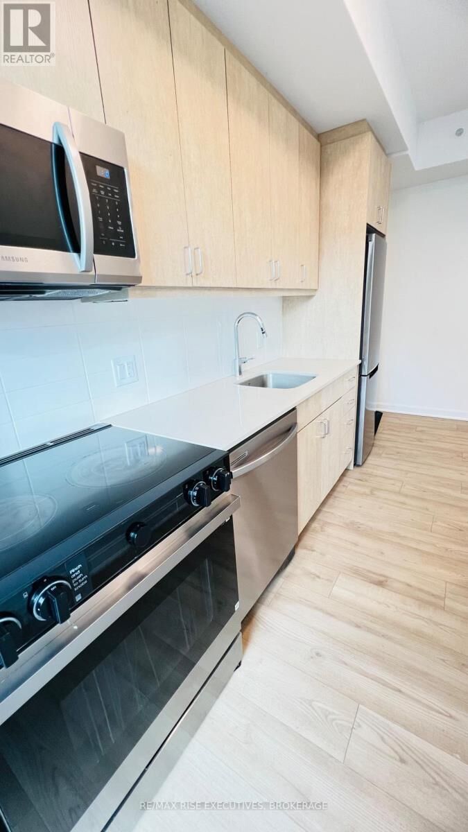 Property Photo:  223 Princess Street 314  ON K7L 1B3 