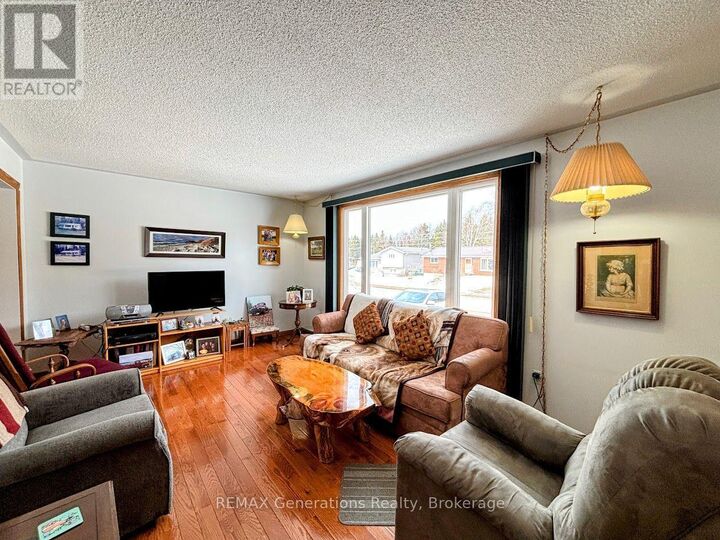 Property Photo:  14 Lloyd Irwin Street  ON P0T 2E0 