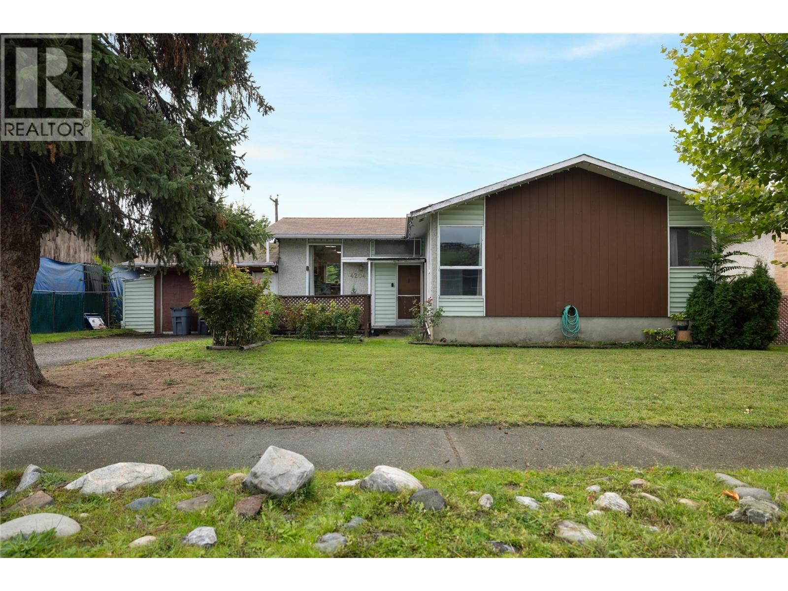 Property Photo:  4204 27 Avenue  BC V1T 1T1 
