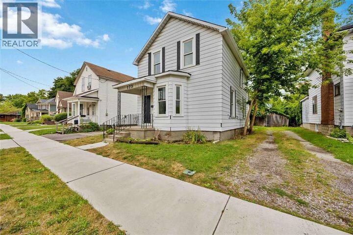 Property Photo:  173 Brock Street South  ON N7T 2W3 