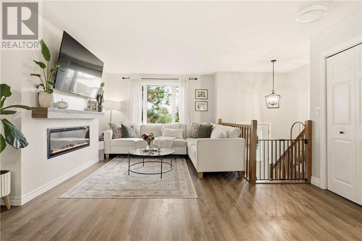 Property Photo:  859 Chestnut Crescent  ON P3A 5G4 