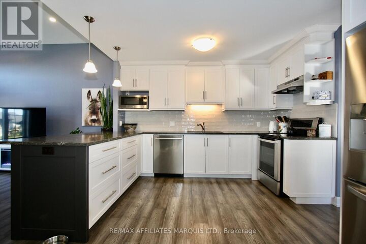 Property Photo:  276 Bellwood Drive  ON K6H 0H1 