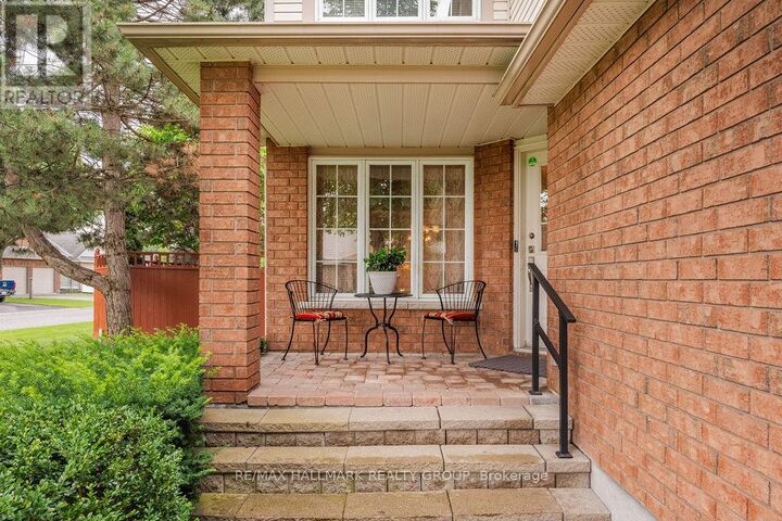 Property Photo:  62 Wittingham Drive  ON K2G 6H5 