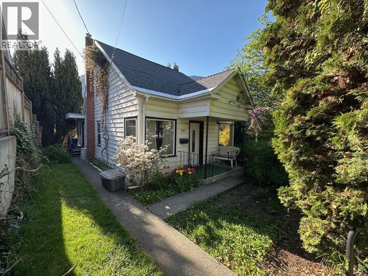 Property Photo:  609 Second Street  BC V1L 2L7 
