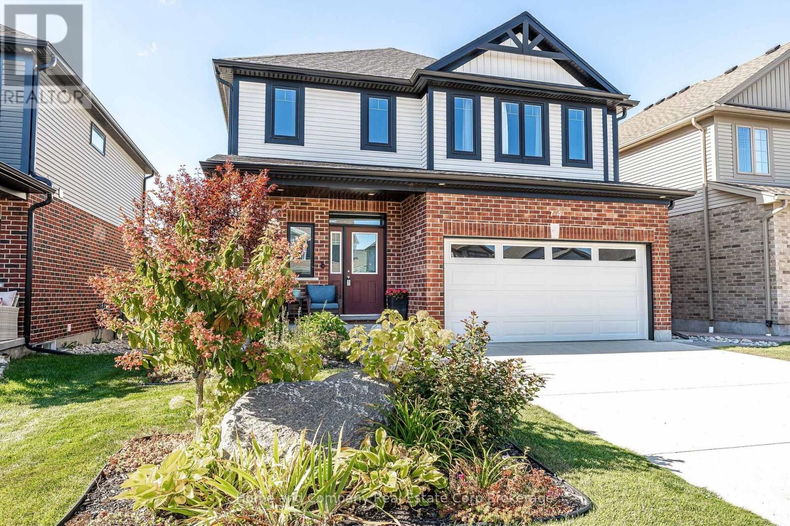 Property Photo:  74 Ahrens Drive  ON N5A 0H6 