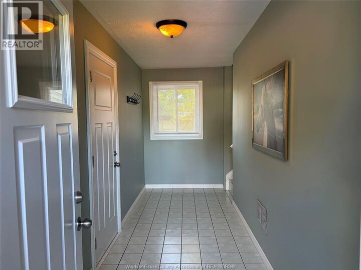 Property Photo:  40 Holiday Court  ON N9V 3A8 