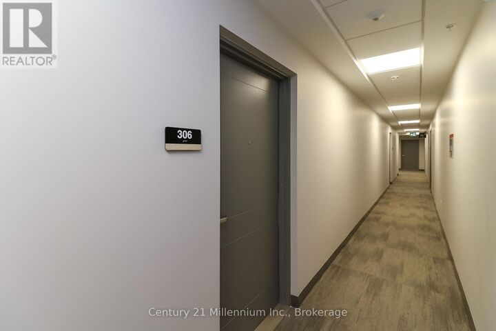 Photo de la propriété:  4 Kimberly Lane 306  ON L9Y 5T6 