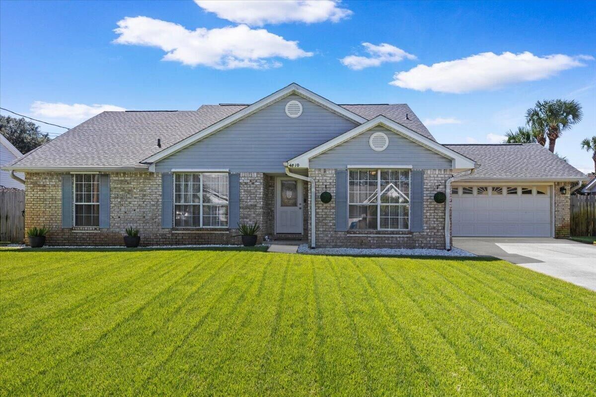 Property Photo: 4810 Kitty Hawk Circle FL 32563